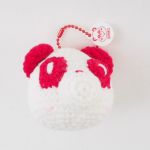 AAA(トリプルエー) 限定販売 え～パンダあみぐるみキーホルダー(赤)