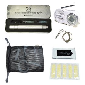 CHAGE&ASKA(チャゲアス) CONCERT TOUR 2004 two-five キット ペンライト ホイッスル ラジオ 等